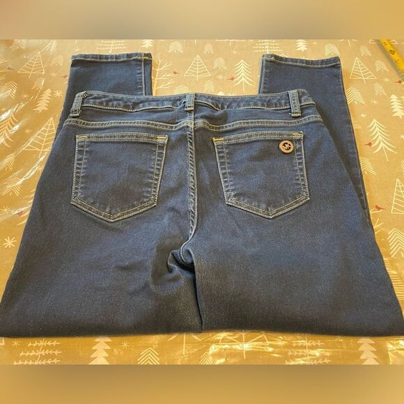 Michael Kors Izzy Cropped Skinny Jeans, size 8. (J47) - Picture 2 of 10